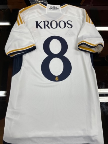 [Nameset Small damaged] [직수입 M사이즈 탭채새제품] Real Madrid Home 2023/24 + Kroos 8