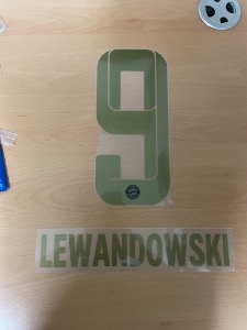 Lewandowski 9 오피셜 마킹 네임세트 / 바이에른 뮌헨 어웨이 2021/22
