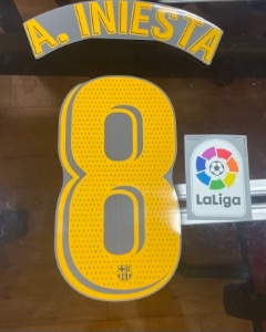 A.Iniesta 8 오피셜 마킹 네임세트 / FC 바르셀로나 홈 선수지급용 2018/19 + La liga